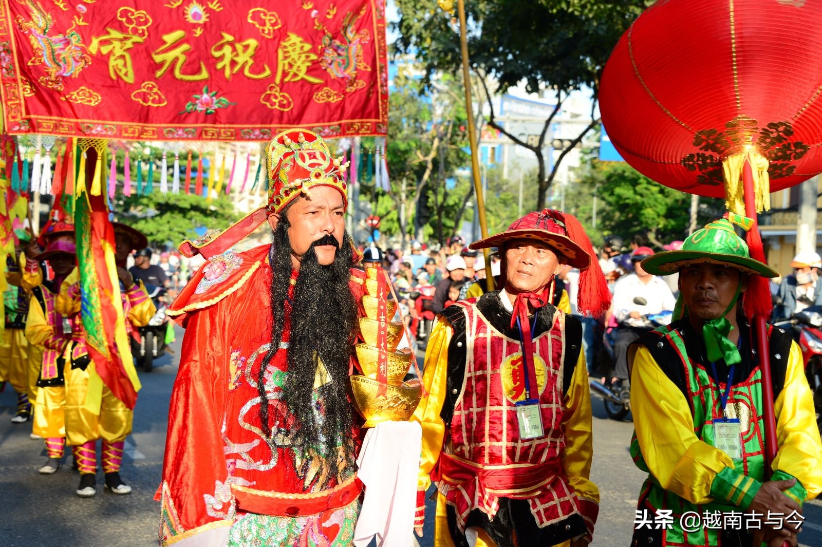 胡志明市华人元宵节被列入越南国家非物质文化遗产,华人开心庆祝
