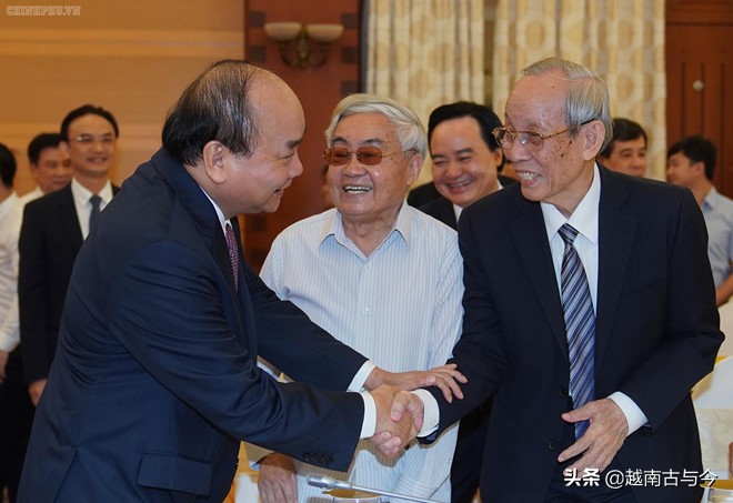 越南总理要求关闭不合格大学,表示改革教育体系,促进越南腾飞